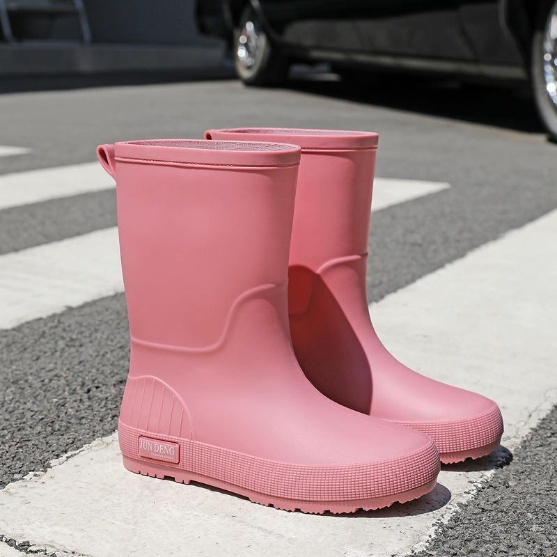 Fashion Women's Rain Boots Outdoor Wading Shoes Medium Tube Thickened Rain Shoes Non-slip Soles Women's Water Shoes Rubber Shoes Kitchen Water Boots