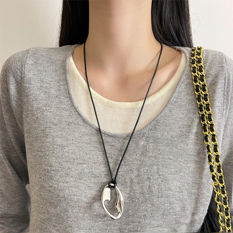 Popular Choice Fall Winter Light Luxury Sweater Chain Accessories Premium Multi-style Leather Cord Necklace