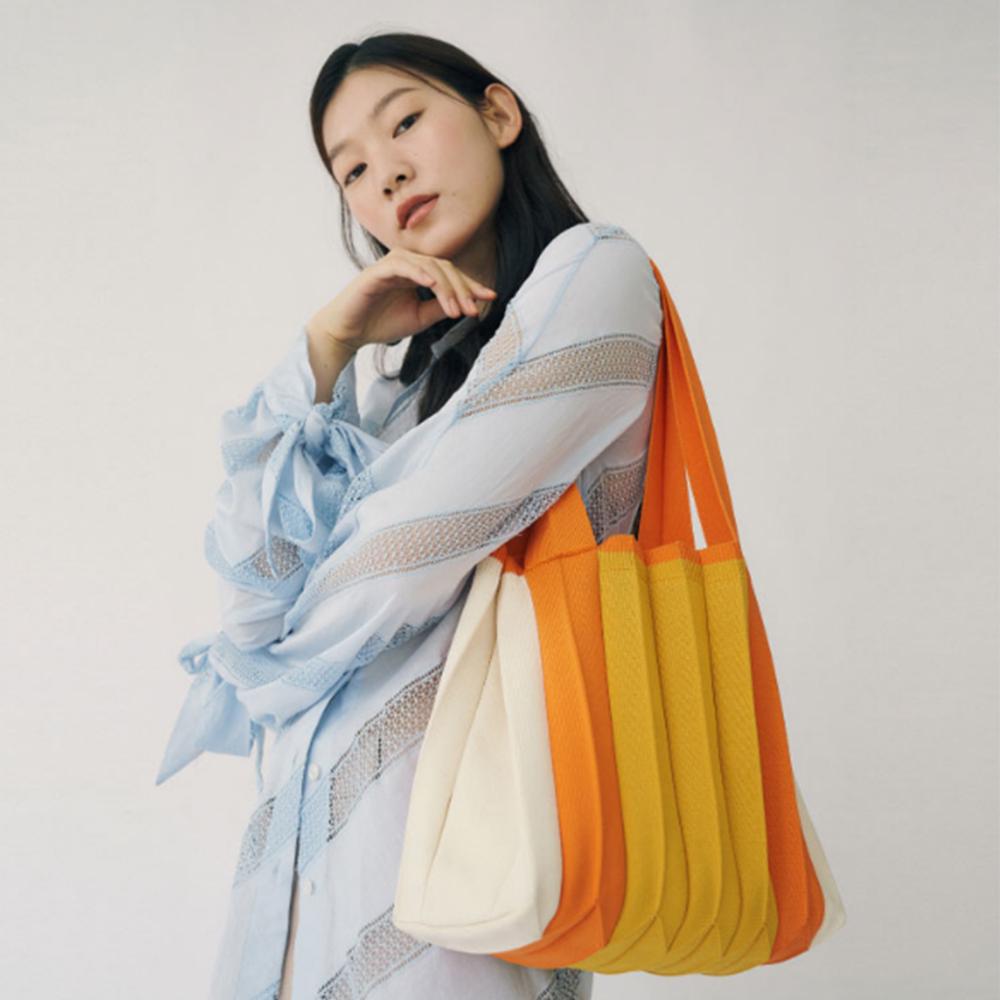 Buy Pleats Mama 2-Way Shoulder Tote Bag Accordion Pleated Knit Buy Pleats Mama 2-Way Shoulder Tote Bag Accordion Pleated Knit