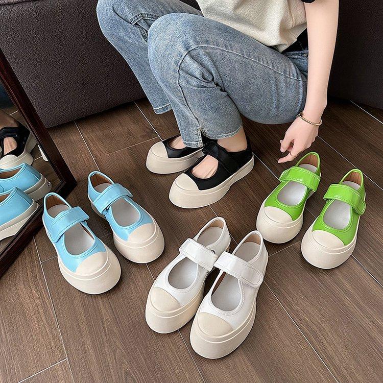 Spring and autumn new Internet celebrity explosion shallow mouth muffin thick sole big head shoes Korean version retro Velcro white shoes female tide