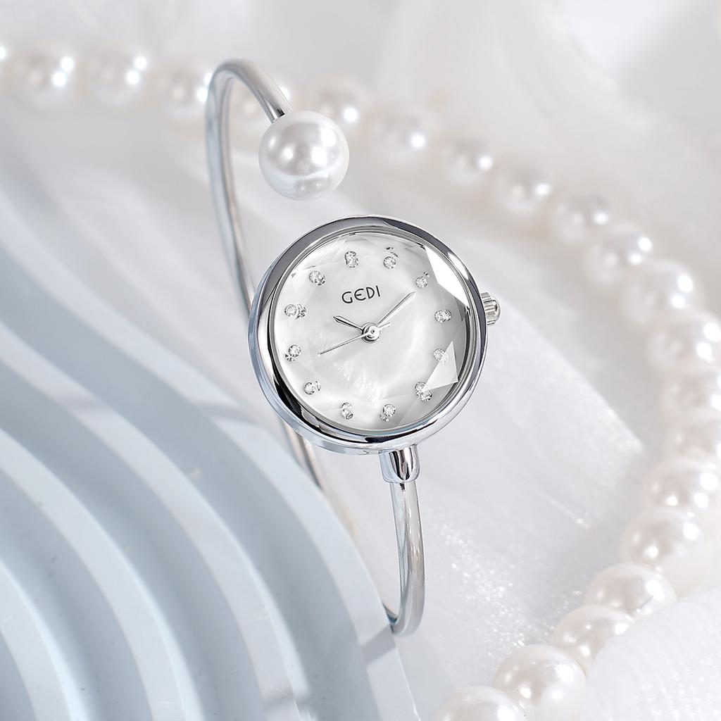 Pearl Bracelet Fashionable And Exquisite Watch Women, Personalized Diamond-Encrusted Waterproof And Versatile Quartz Watch