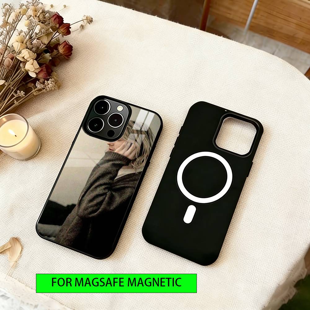 Sångare Kurt Cobain Telefonfodral För iPhone17,16,15,14,13,12,11 Plus,Pro Magnetiskt med Magsafe Trådlös Laddning