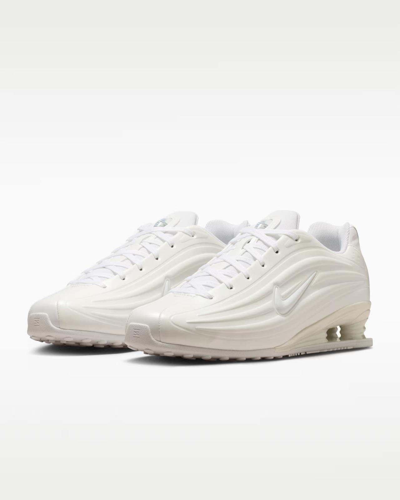 IR1222-100 Nike Shox Z  White/Metallic Silver  (Women s) 5