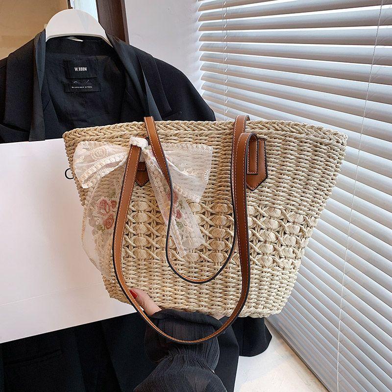

Women s Straw Fall and Winter Seaside Beach Shoulder Bag Beige