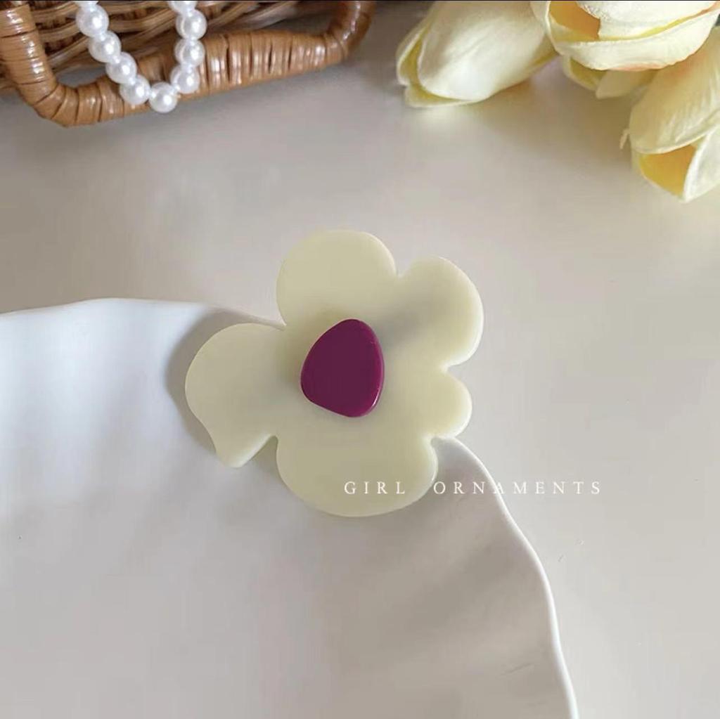 Women's Cute Summer Flower Hair Clips - Duckbill and Fringed Bangs Style