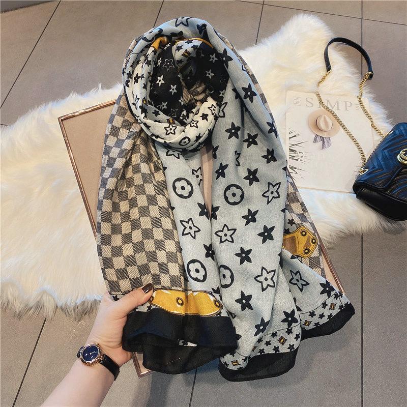 Money attracts wealth, leopard is expensive, fashionable and high-end silk scarves, women's new old money style printing, air conditioner, large shawl