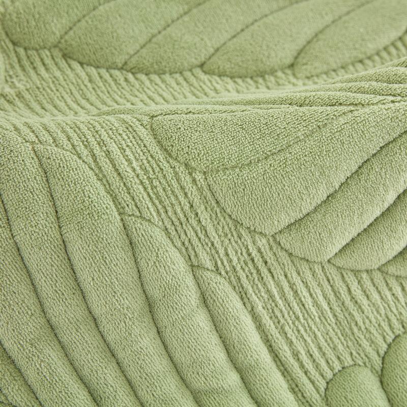 Autumn and Winter Milk Fiber Quilted Leaves Pet Sofa Cover Modern Single One-Piece Sofa Slipcover