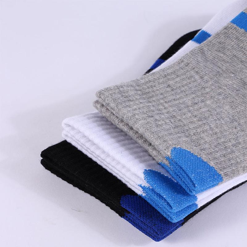1 Pairs Men's Long Socks Cotton Sweat-absorbent Deodorant Solid Color Sports Socks Casual Breathable Male Socks High Quality