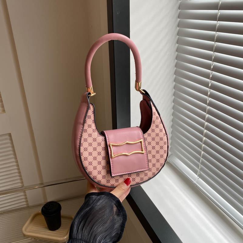 Chic Retro Womens Underarm Bag Versatile Pu Material Perfect For Everyday Use