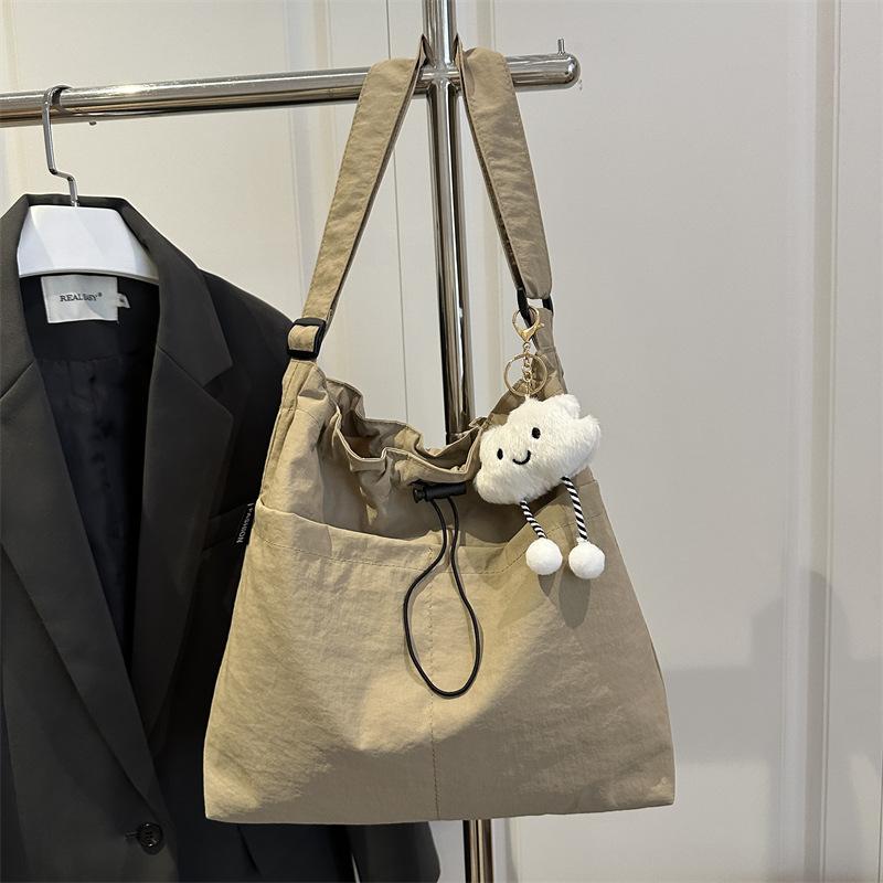 Japanese Casual Big Bag Women's 2025 New Fashion Mommy Shoulder Bag Large Capacity Tote Bag Class Commuter Bag