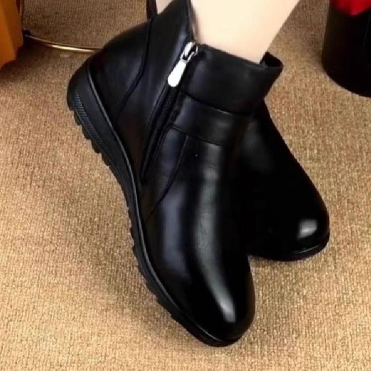 Scarpe da madre 2025 scarpe di cotone per mezza età e anziani velluto invernali calde antiscivolo stivaletti corti autunno e inverno scarpe da donna di mezza età nonna sh