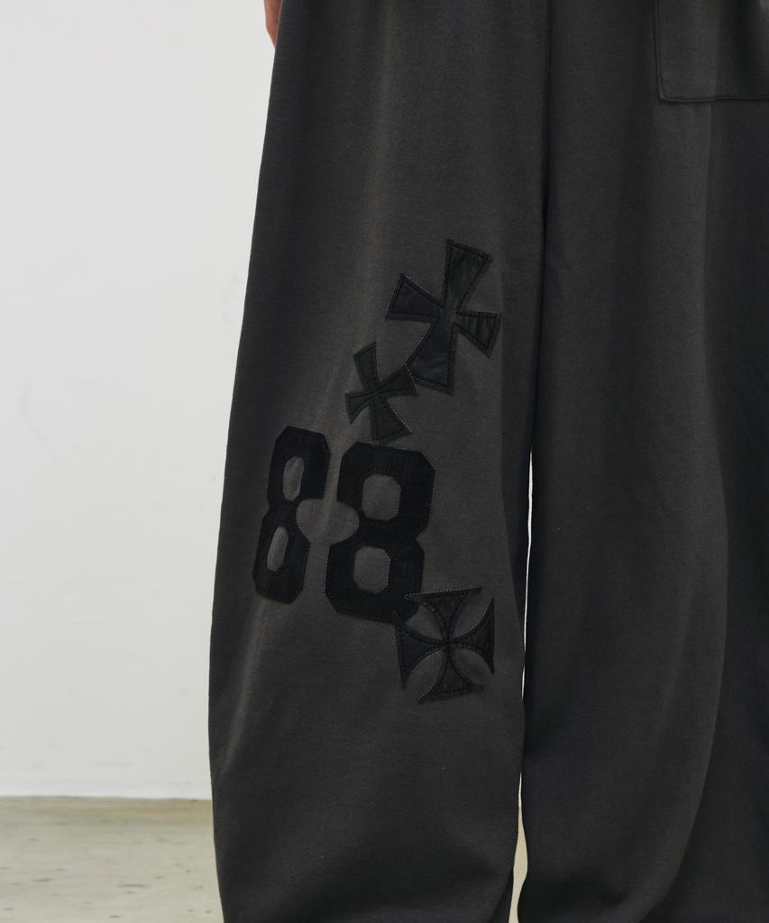 SCALLYWAG Summer 88 Crossbody Patch Sweatpants [Charcoal]