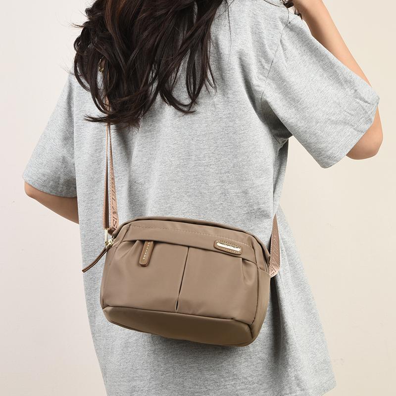 Multi-functional Casual Messenger Bag, Unisex, Made of Nylon Oxford Fabric, Women's Single Shoulder Bag, Simple and Casual Bag
