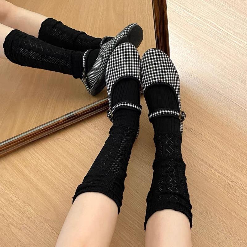 

Женские весенне-осенние носки из махрового хлопка с балетным узором и помпонами по бокам 1 pair чёрный