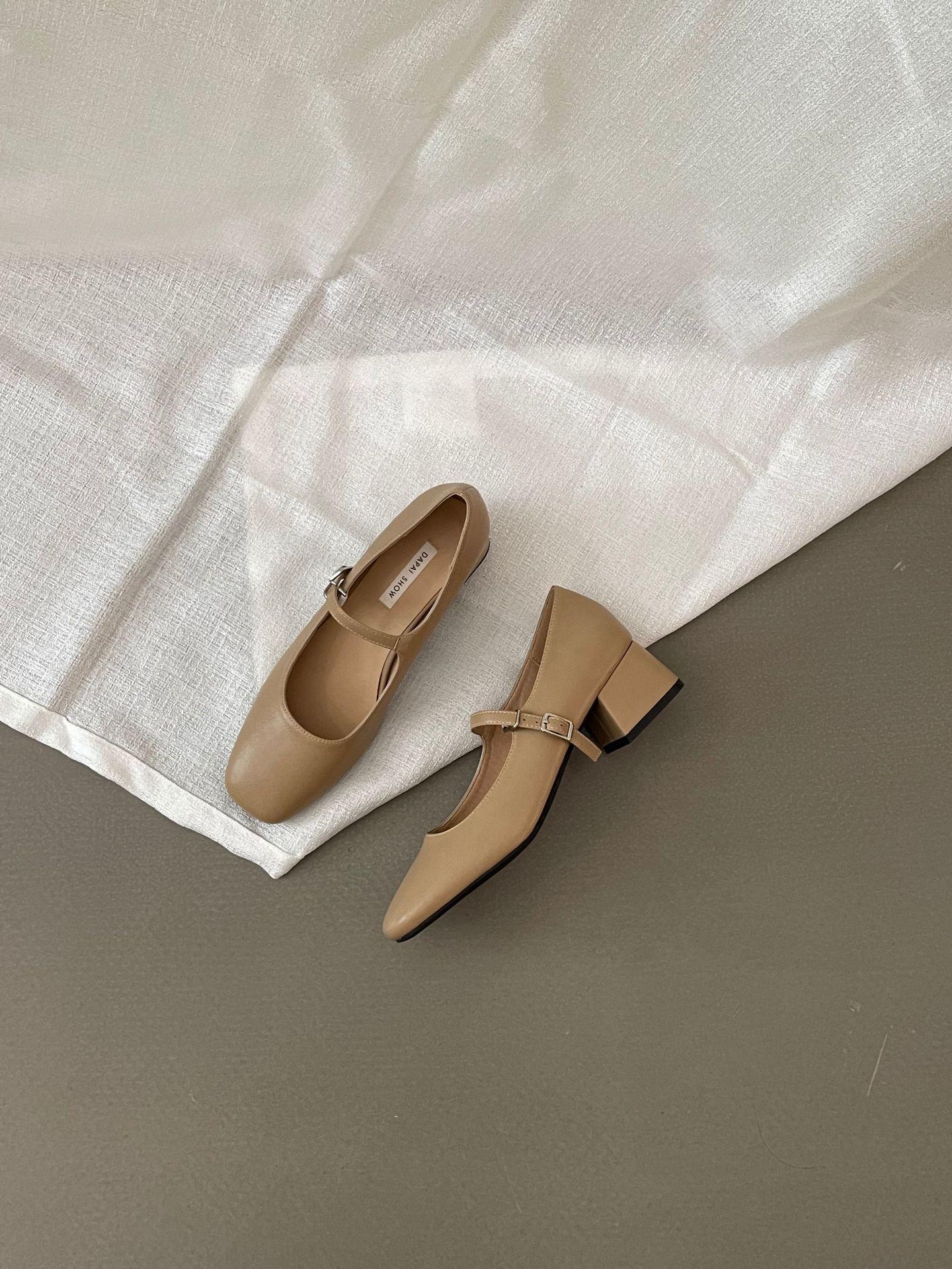 

Серебряные туфли Мэри Джейн Лолита для женщин 2024 года, новые туфли на высоком каблуке с ремешком на щиколотке, женские туфли на толстом каблуке из лакированной кожи для вечеринок, косплей 35