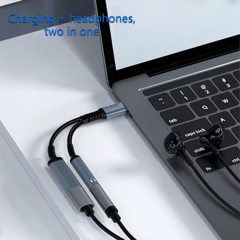 Aluminum Alloys Type C To Two 3.5mm Sound Jacks With PD60W Charging And Losslessly Music Transmission