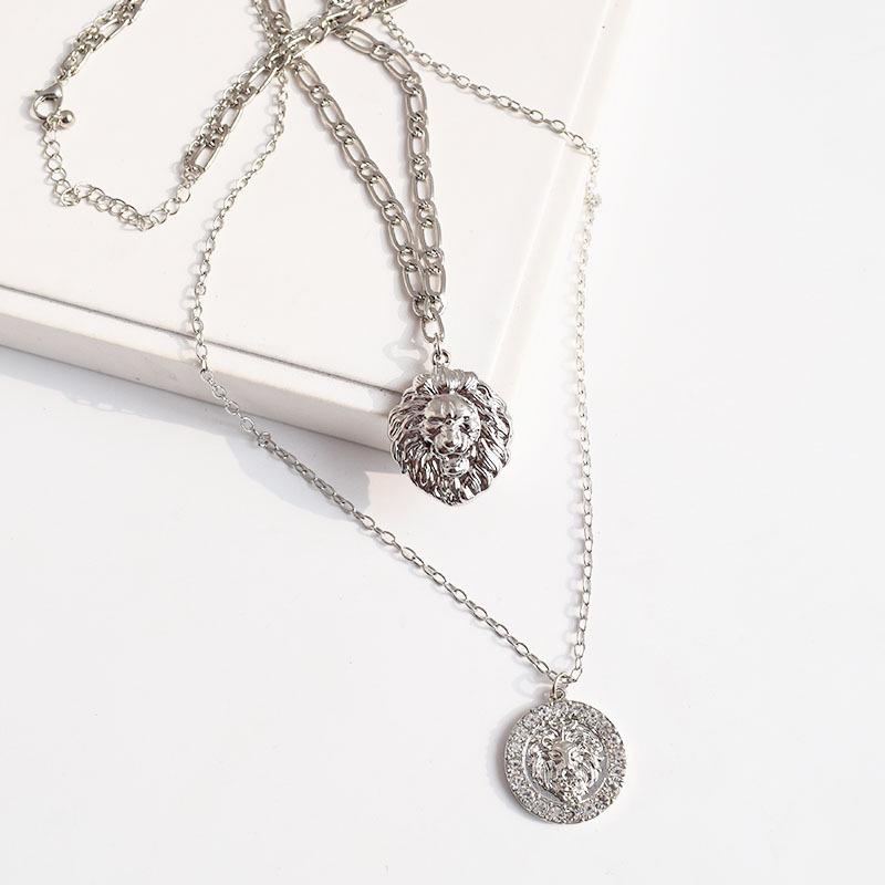 Elegant Retro Korean Layered Women's Necklace - Versatile Fashion Sweater Chain