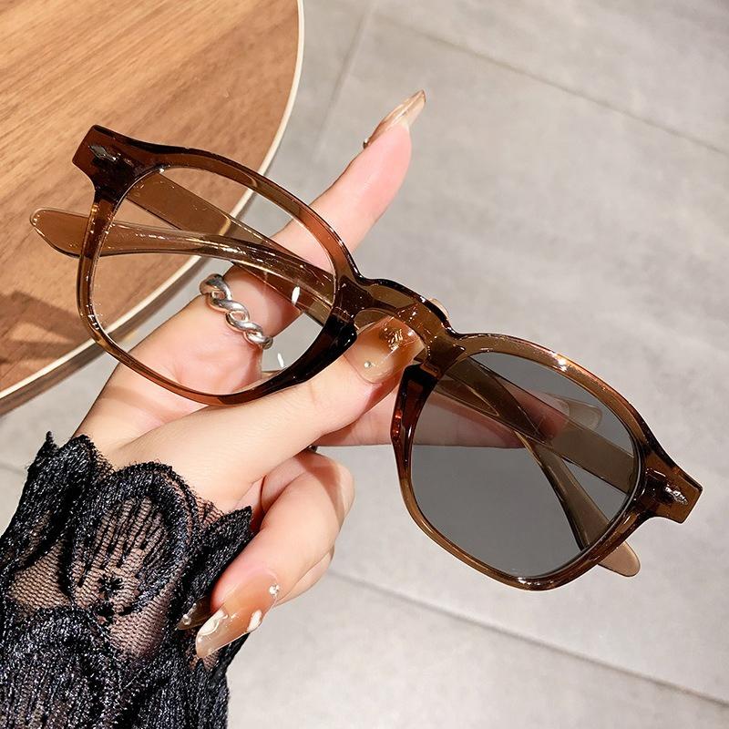 

Pochromic Myopia Glasses for Women Unisex Vintage Clear Near Sight Eyeglasses Retro Oversized Large Glasse 0