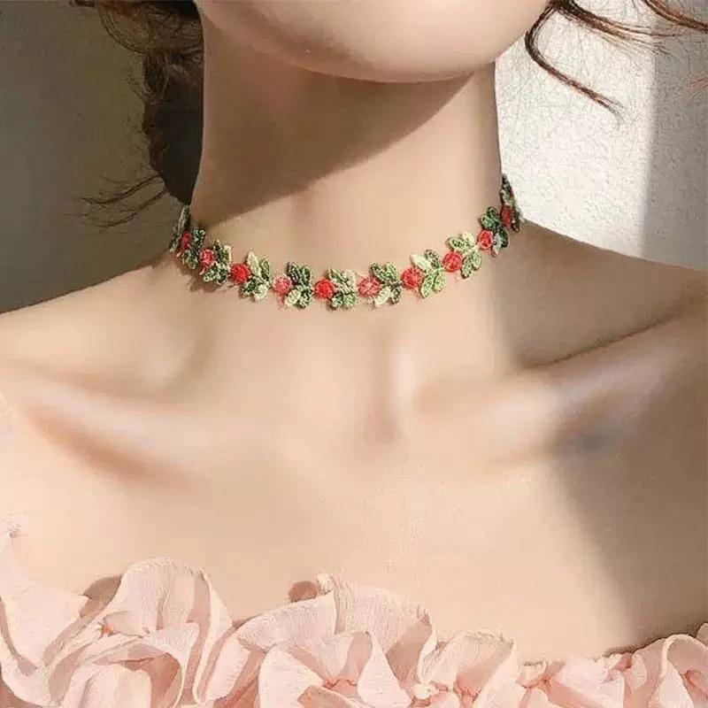 Pfirsichrosa Spitzenblumen Choker-Halskette: Japanisch & Koreanisch Mori-Stil