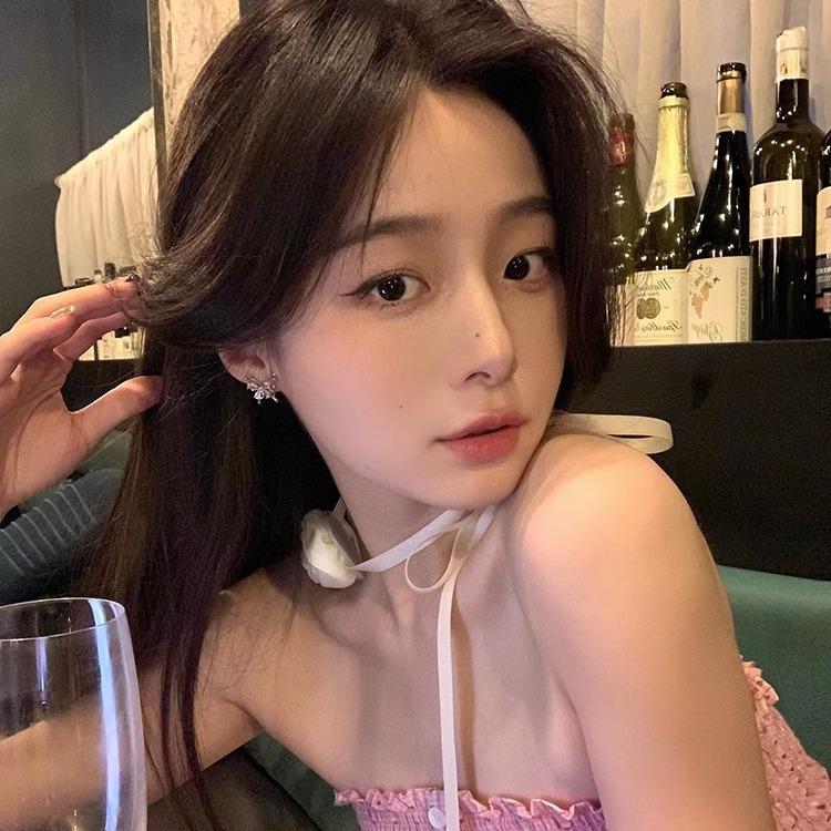 Elegant Butterfly Pearl Clip-On Earrings for Women - Light Luxury and High-End Design