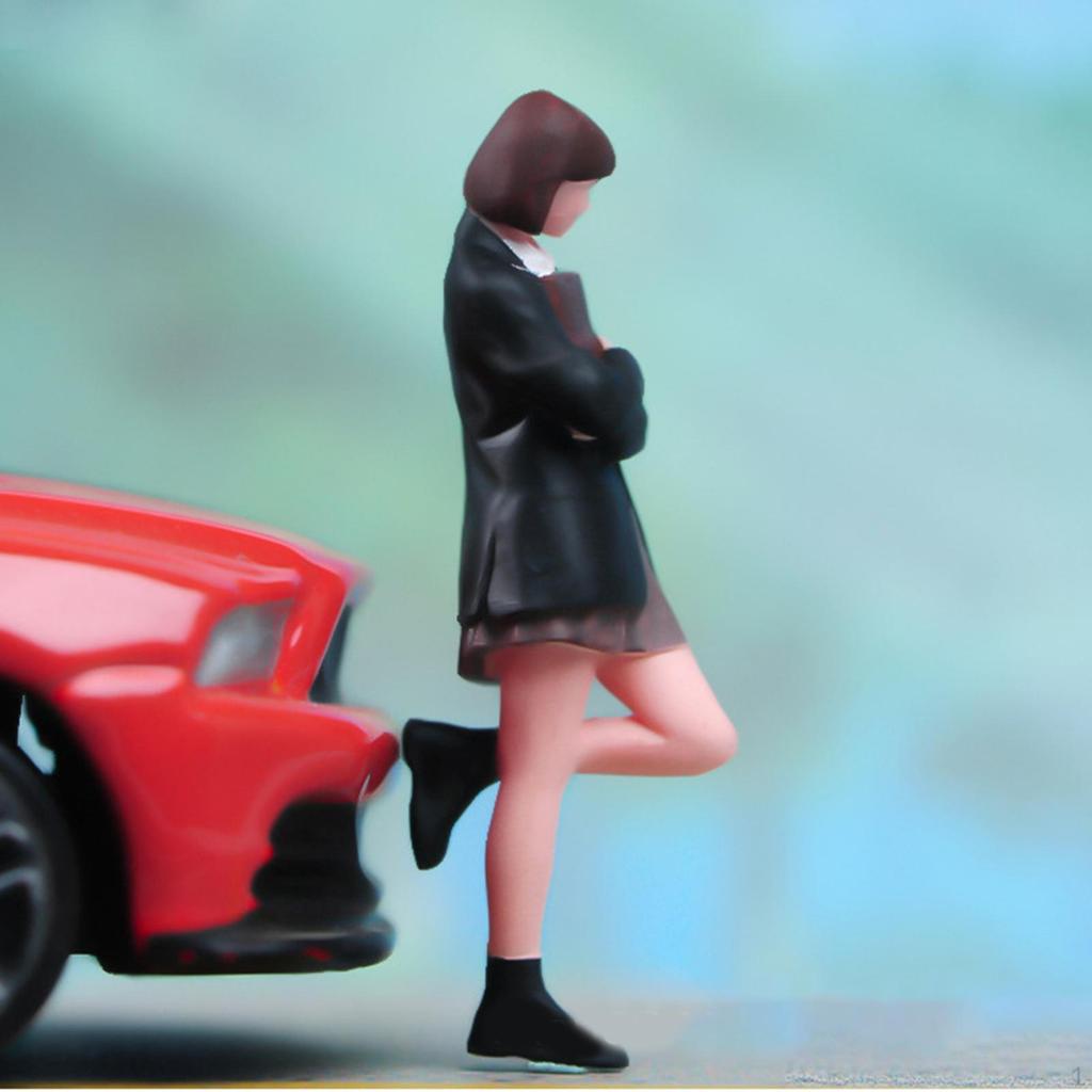 1/64 Girl Figure Resin Figurine Fairy Diorama Model Hand Painted Short Haired Female Student Holding