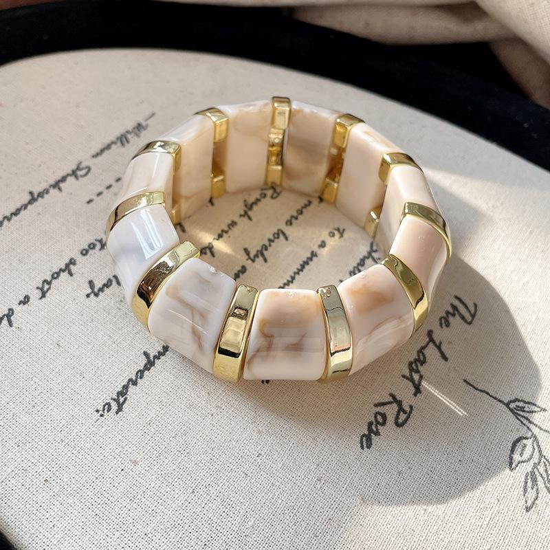Acrylic Irregular Open-Thread Bracelet - Elegant, Versatile, High-End Ornament for Women