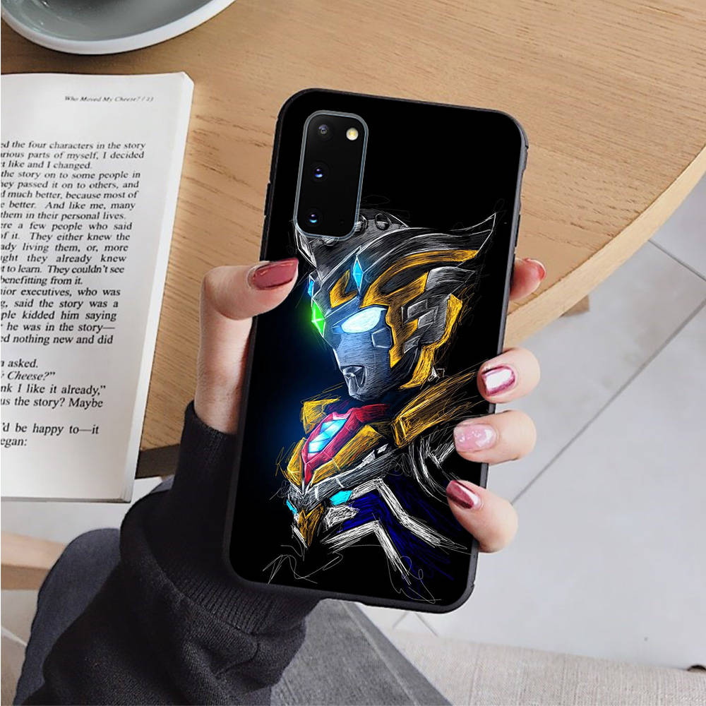 AD91 Ultraman Schwarze Hülle für iPhone 16 15 Plus 14 13 12 11 Pro 8 7 6S SE 5S X XR XS Max Realme C30 C33 C31 9I Huawei Y8P Y9 Weiche Hülle