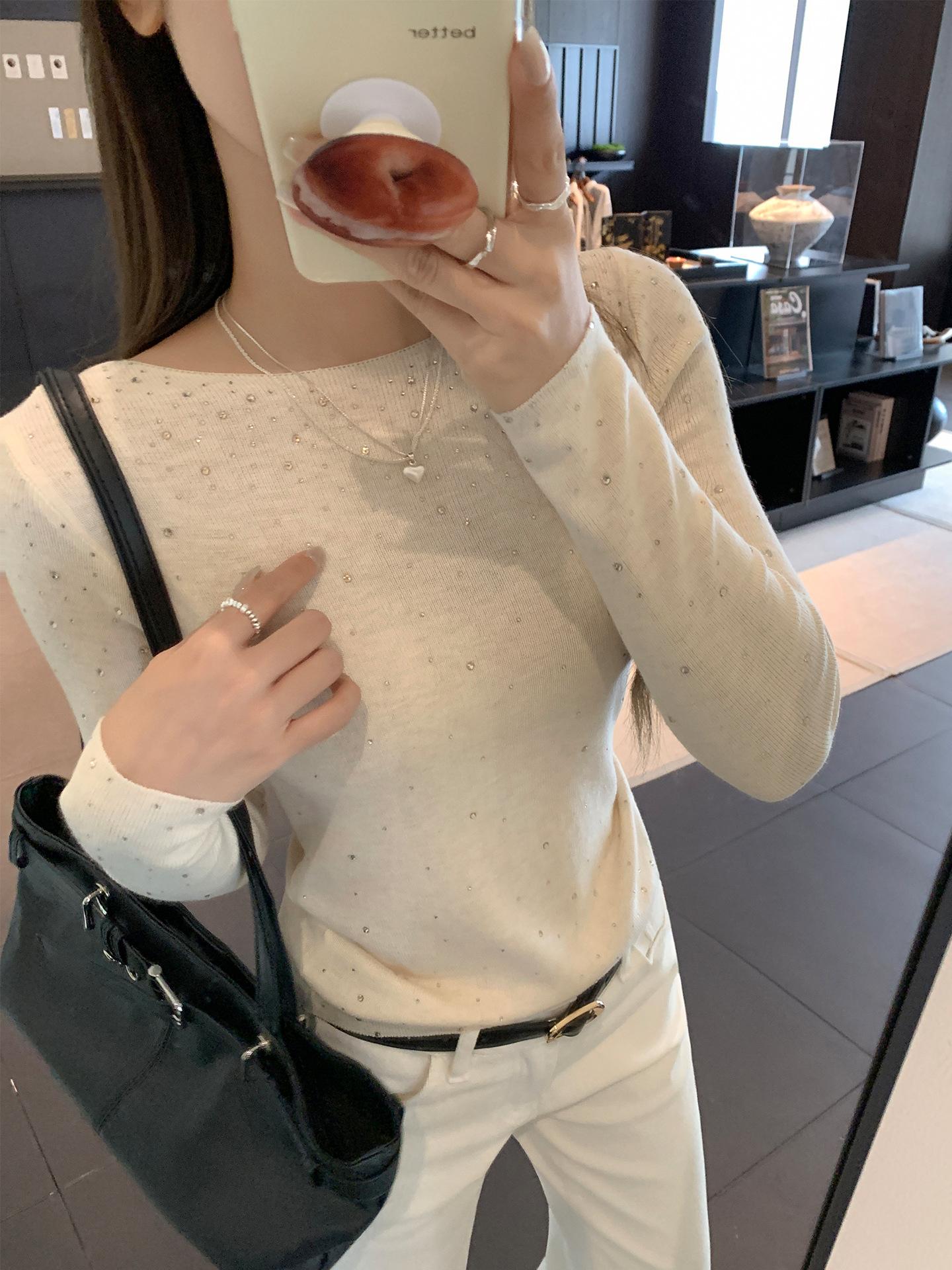 

French great-looking hot diamond gentle design sense knitted long-sleeved women s clothing early autumn wear with bottom and slim-fitting top One size fits all