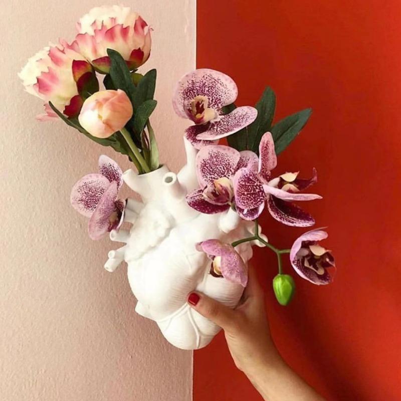 Black Anatomical Heart Vase Simulation Heart-Shaped Art Resin Vase Decorative Potted Flower Vessel Gift Room Office Desk Decor