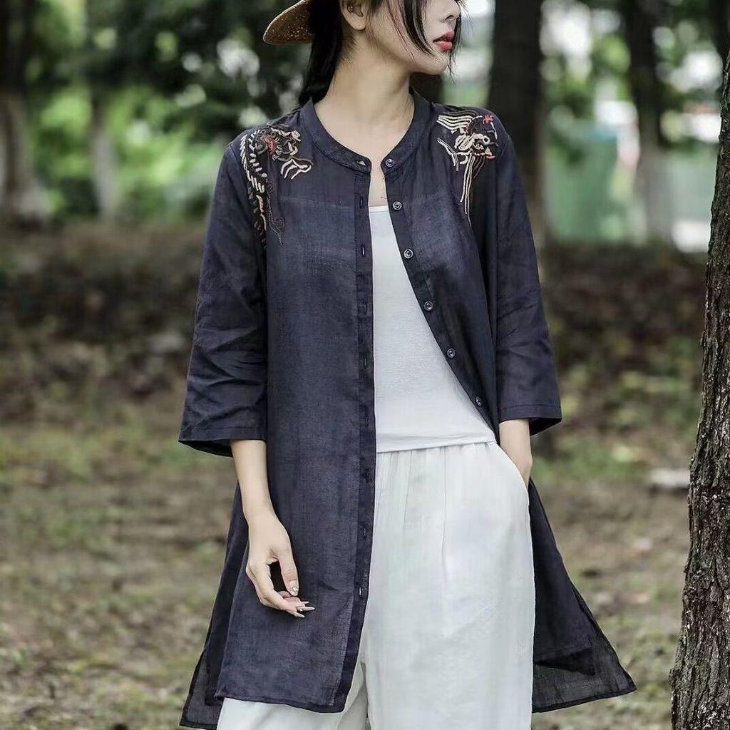 Frühlings-/Sommer-Strickjacke aus bestickter Baumwolle und Leinen: Vielseitige, locker sitzende, mittellange Oberbekleidung für Damen