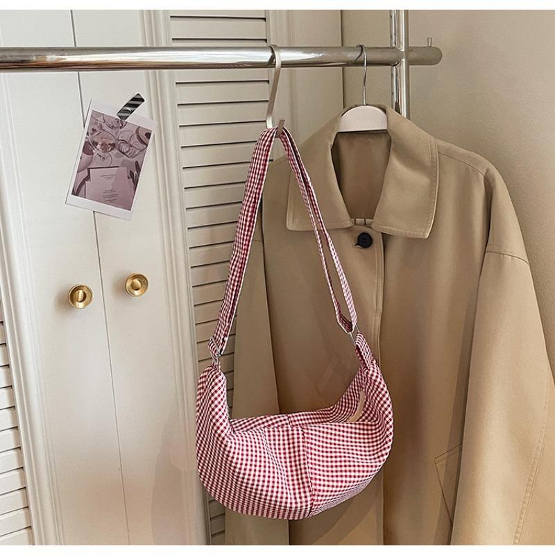 Korean version of simple nylon shoulder bag new foreign style plaid dumpling bag versatile casual light messenger bag women