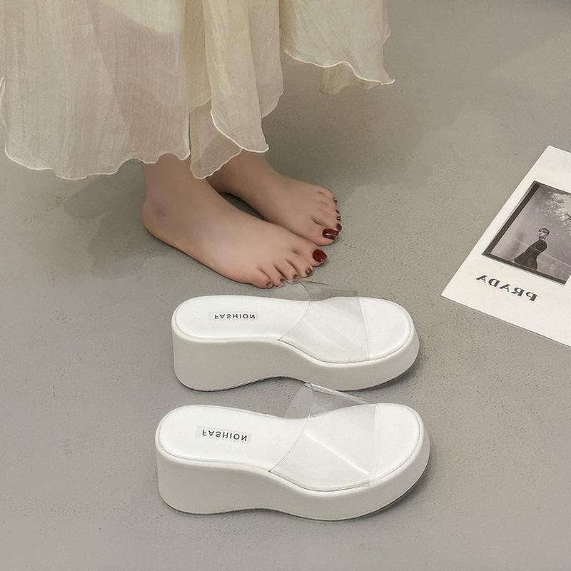 Muffin tjocksulade coola tofflor fé-skor 2025 ny sommar mode ytterkläder kilklack höjande transparent bälte sandaler