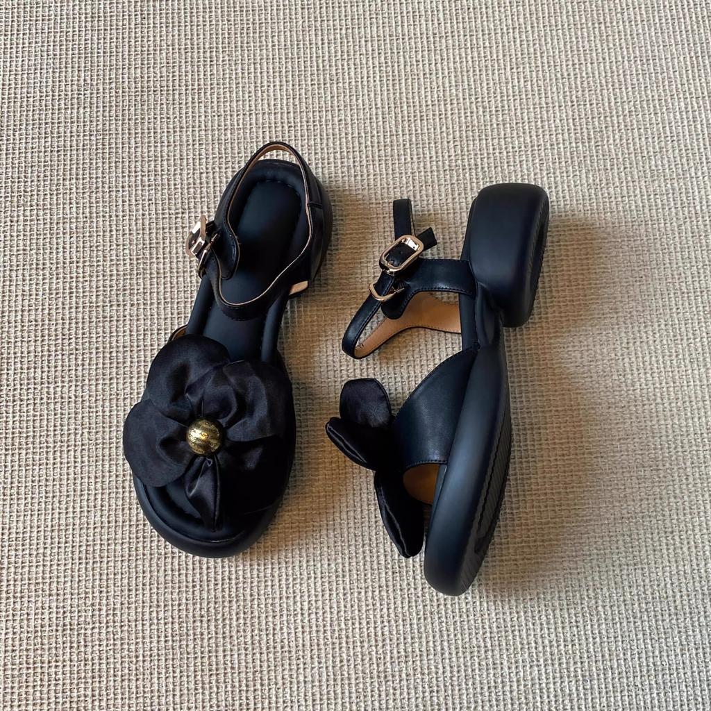 Thick-soled Fairy Style Sandals Women's 2025 New Summer French Retro Style Flower Round Head Open-toed Roman Sandals