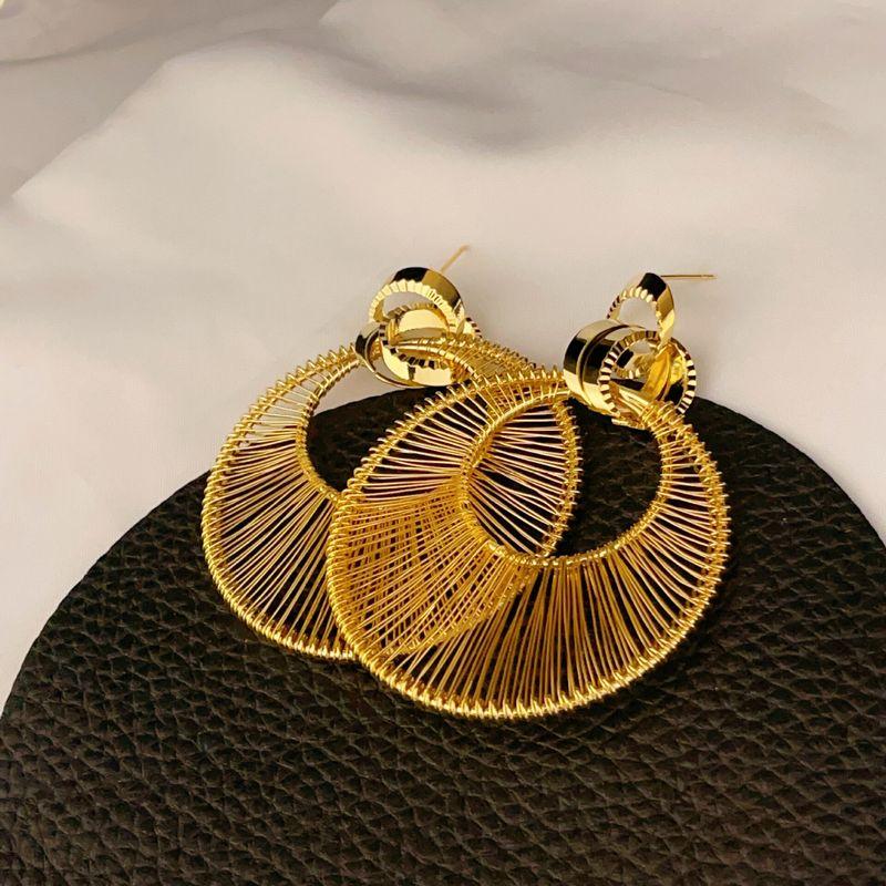 

Fashion High Profile Retro Fancy Metal Earrings Big Earrings 18K Gold Light Luxury Texture Sterling Silver Needle Temperamental Earrings Gold(Sterling Silver Needle)