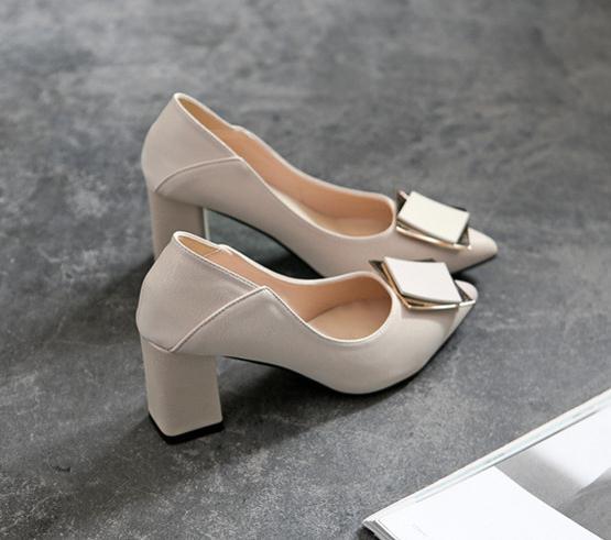 

Мода 2024 года, новые роскошные дизайнерские туфли на высоком каблуке, женские туфли на каблуках из кожи черного цвета для офиса и работы, профессиональная обувь 39