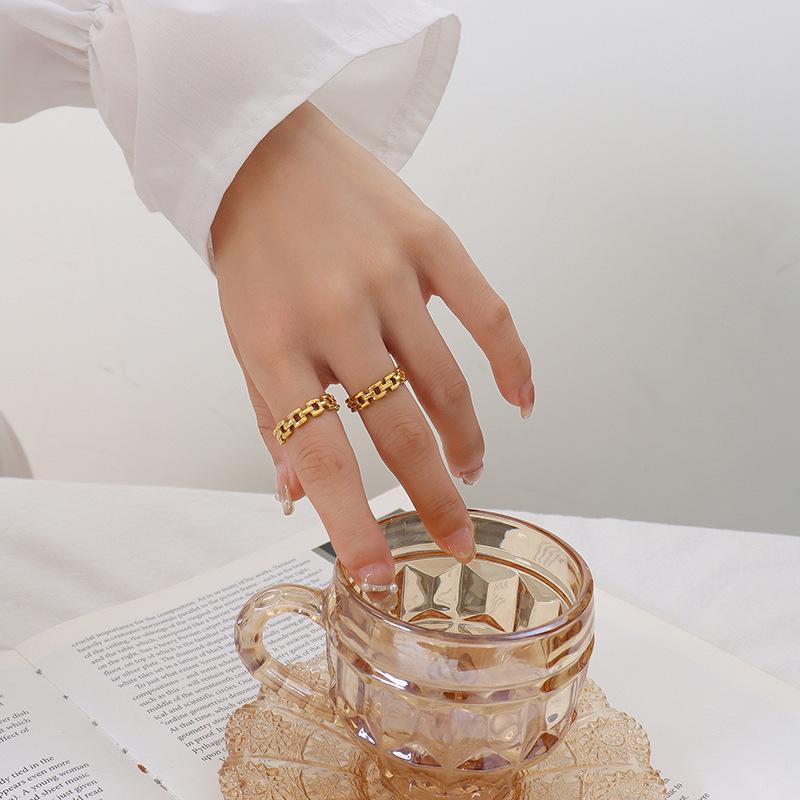 Minimalist European Gold-Plated Titanium Steel Link Ring for Men  Women Size 7