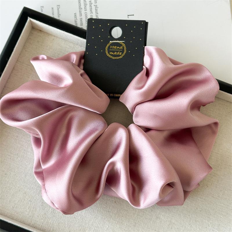 Elegant Retro Satin Scrunchie - Extra Large 18cm Diameter, Luxurious and Fashionable Hair Tie