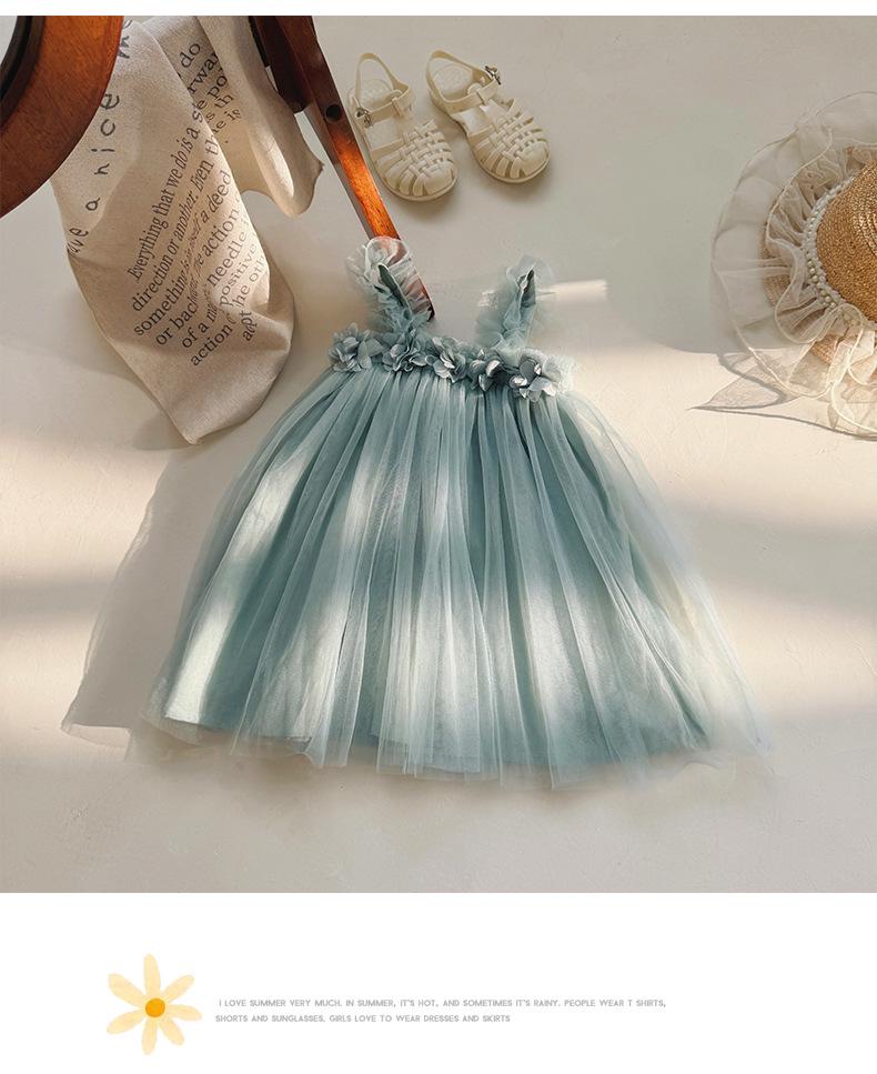 Rochie de Plajă Summer cu Bretele din Plasă și Flori 3D pentru Fete Dulci - Fustă Pufoasă de Prințesă pentru Bebelușe.