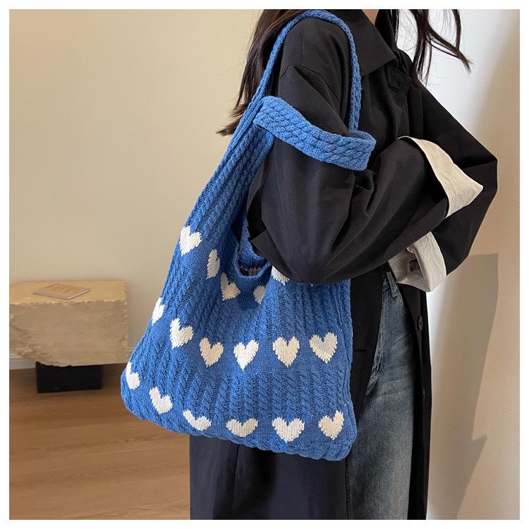 2023 Exclusive Large Capacity Heart Pattern Knitted Tote Bag