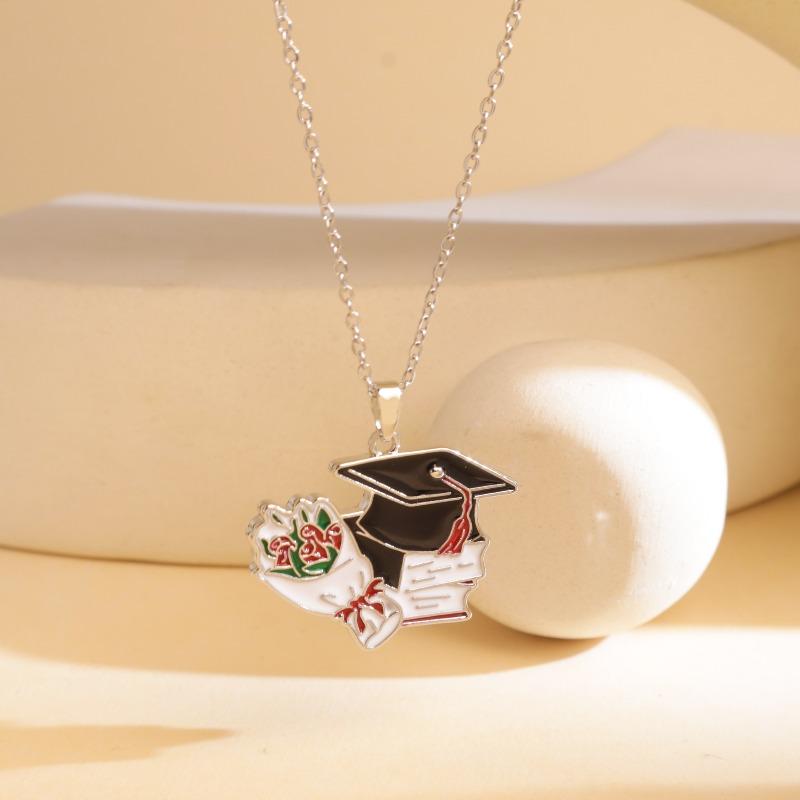 Fashionable New Design Graduation Commemorative Bachelor's Cap Necklace - Small-scale, Unique, Creative, and With A Sense of Design.
