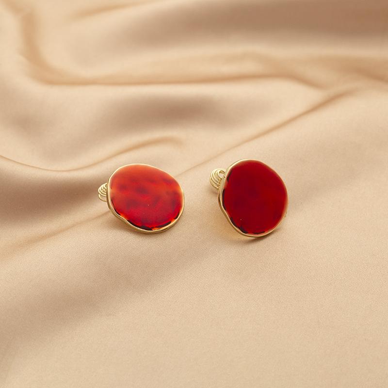 

Retro Fashionable Red Metal Geometric Women s Simple Mosquito Repellent Tray Without Ear Holes Ear Clips