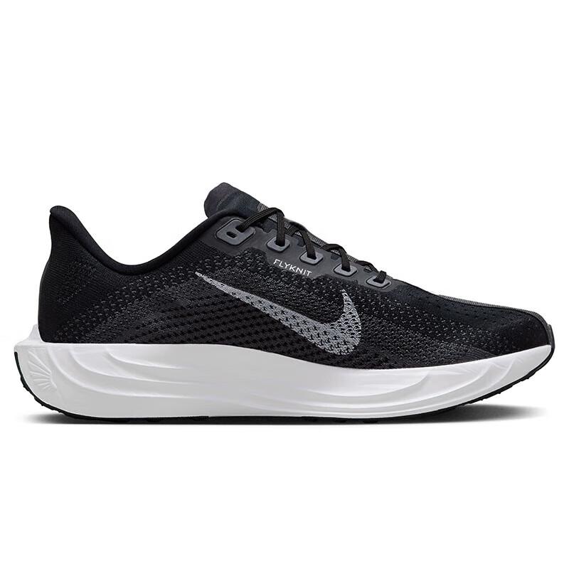 Nike Men's Pegasus Plus Running Shoes