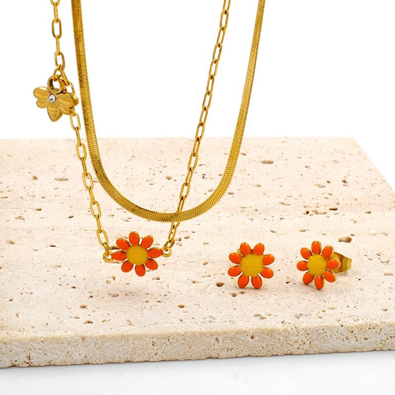 Little Daisy Gold Necklace & Earring Set: Fashionable Light Luxury Stainless Steel Flower Jewelry for Women