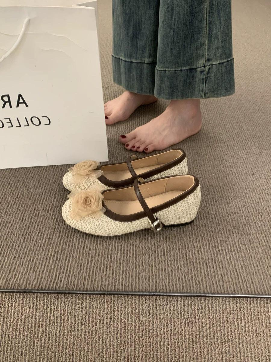 

Gentle wind casual shoes summer 2025 new French retro style flat Mary Jane solid color flat shoes 35