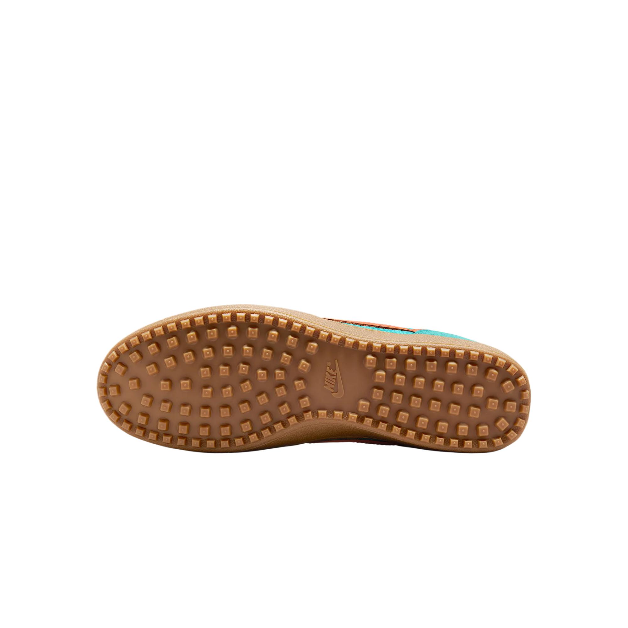 

Nike Field General Пыльный кактус Безопасный оранжевый Резина 44