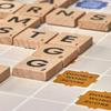 Gioco da Tavolo Scrabble, Classico Gioco di Parole per Bambini dagli 8 Anni in Su, Divertente Gioco per Famiglie per 2-4 Giocatori, Il Classico Gioco di Parole Crociate