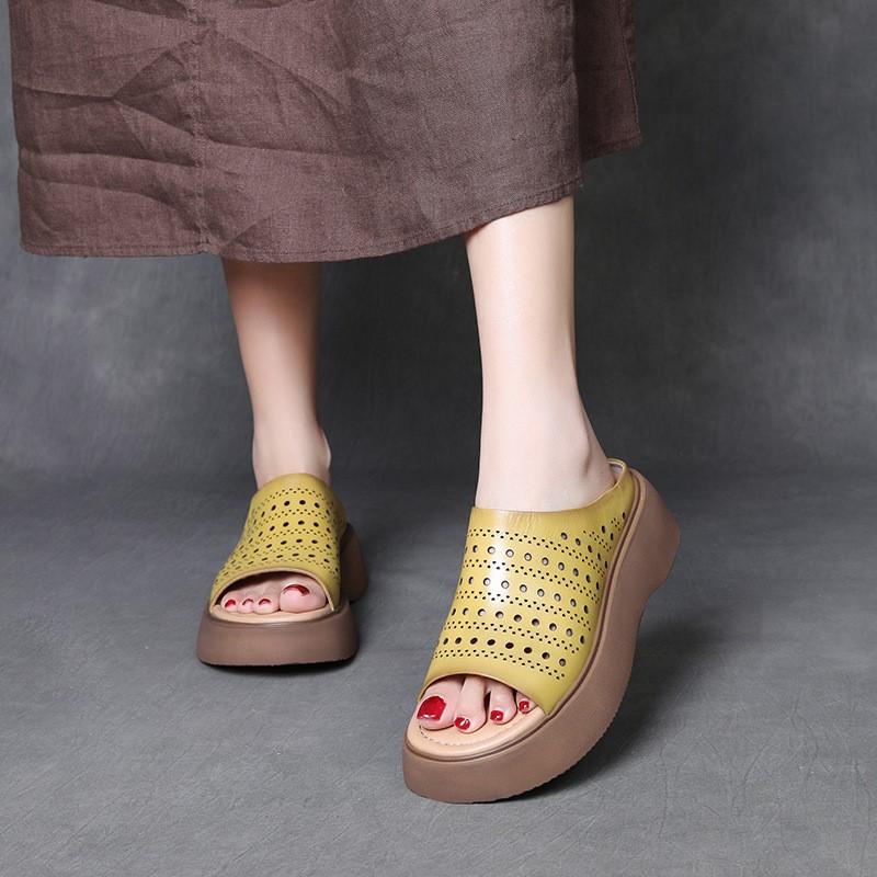Johnature Pantoufles d'extérieur pour femmes en cuir véritable à bout ouvert et semelles épaisses, sandales compensées ajourées et respirantes de style vintage