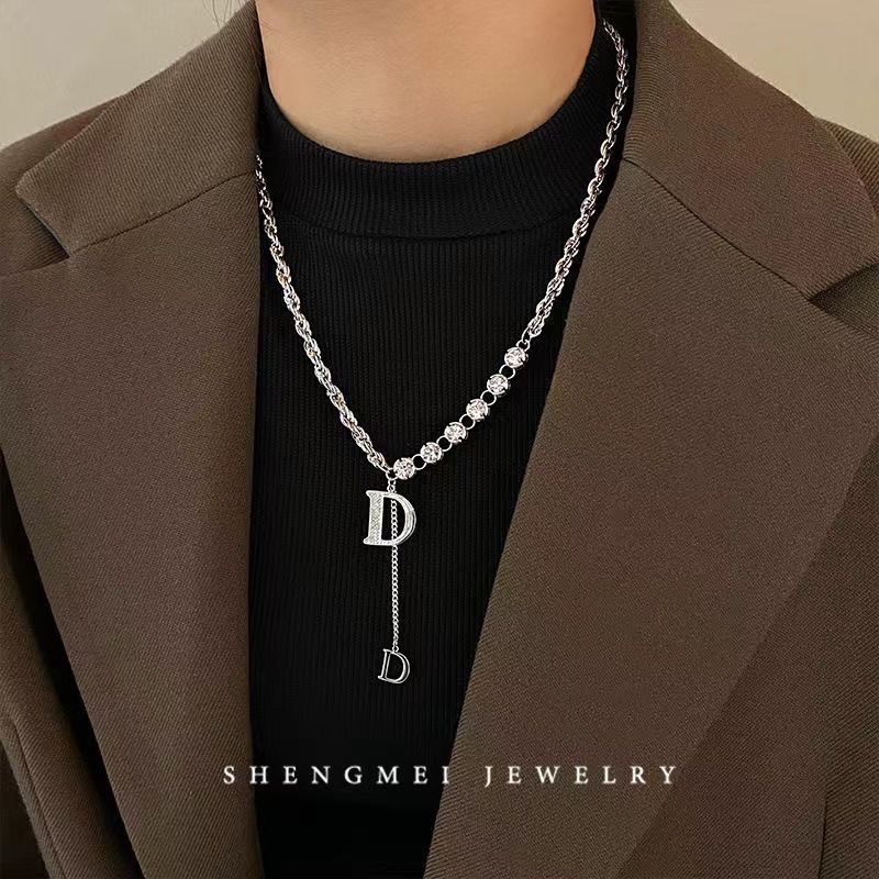 Necklace with autumn and winter sweater niche high-end design fashion sense versatile necklace temperament accessories