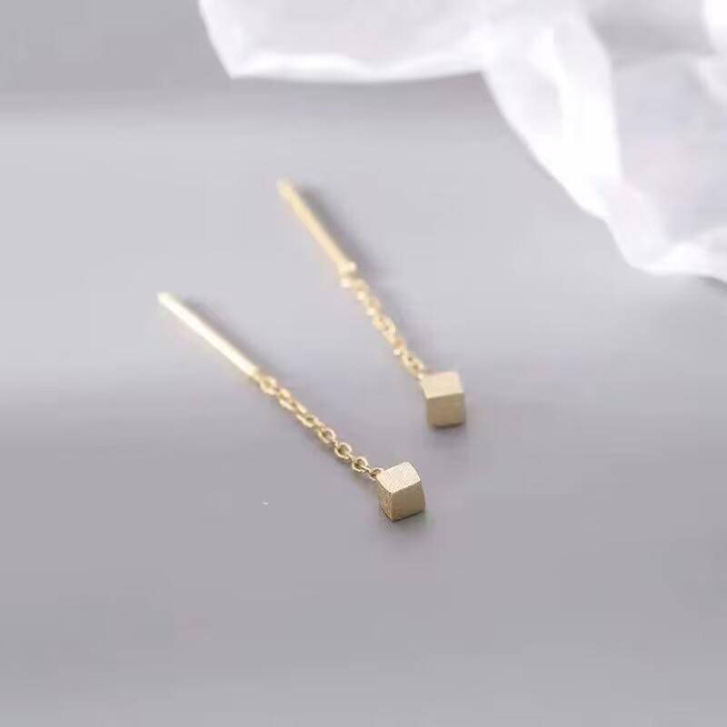 Minimalist Square Stud Earrings – Trendy, Comfortable, Sleep-Friendly Ear Jewelry for Women