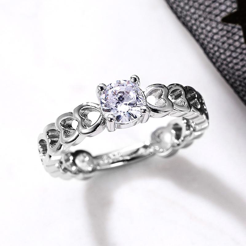 Korean Style Women Wedding Rings Fresh Hollow Out Heart Band Design Fashion Jewelry Shiny Round CZ Party Rings for Female